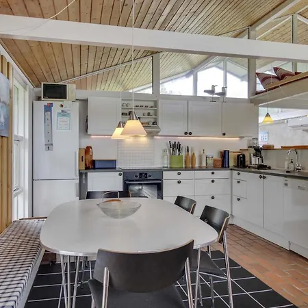 Alin - 600m From The Sea By Interhome Nyaraló
